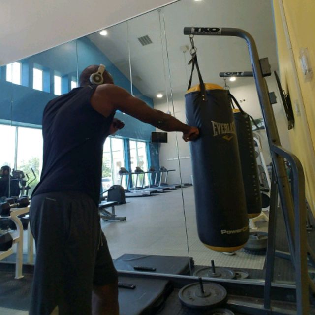 Heavy Bag Intervals by Christopher Brooks Exercise Howto Skimble