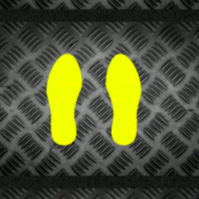 Narrow stance leg press Machine by Ran P Exercise Howto Skimble