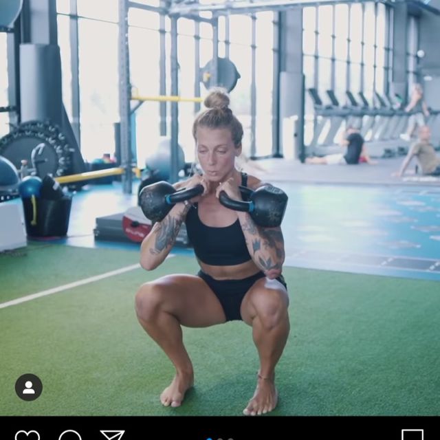How to do: 2 Kb Squats - Step 1