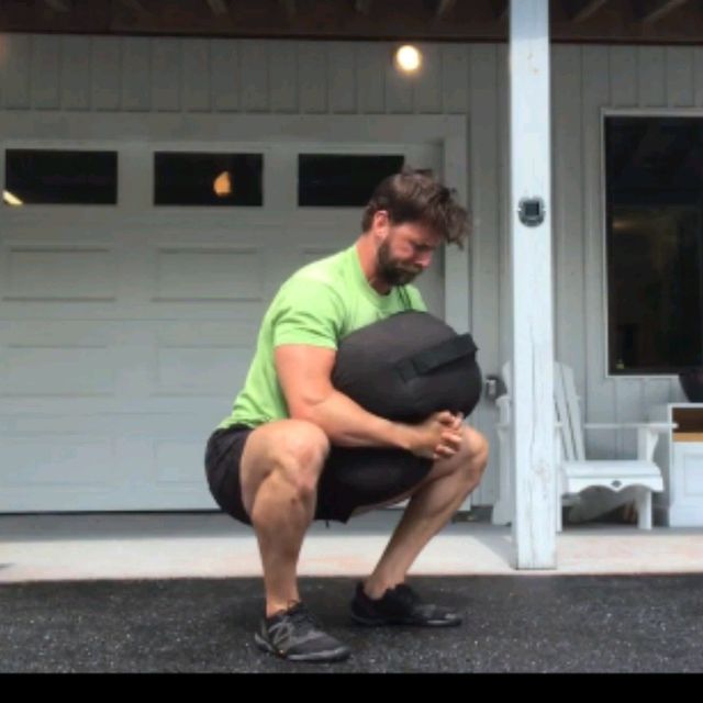 Sandbag Kang Squat by Francisco Perez Ejercicio Cómo hacerlo Skimble