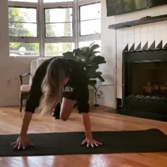 Plank Walk To Typewriter by Rushfitness 💪🏽 Exercise Howto Skimble