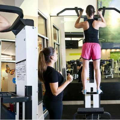 Pull Up Machine