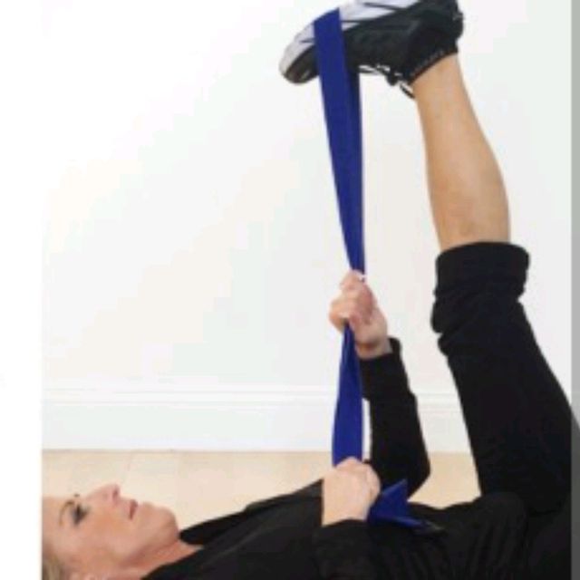 Ankle Stretch by Qazaz M. - Exercise How-to - Skimble