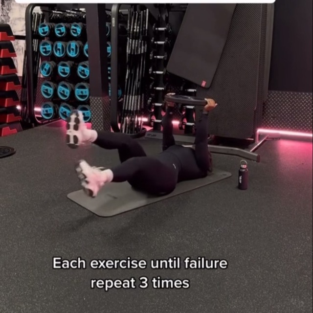 Plate Overhead Scissor Kicks by Deanna B. Exercise Howto Skimble