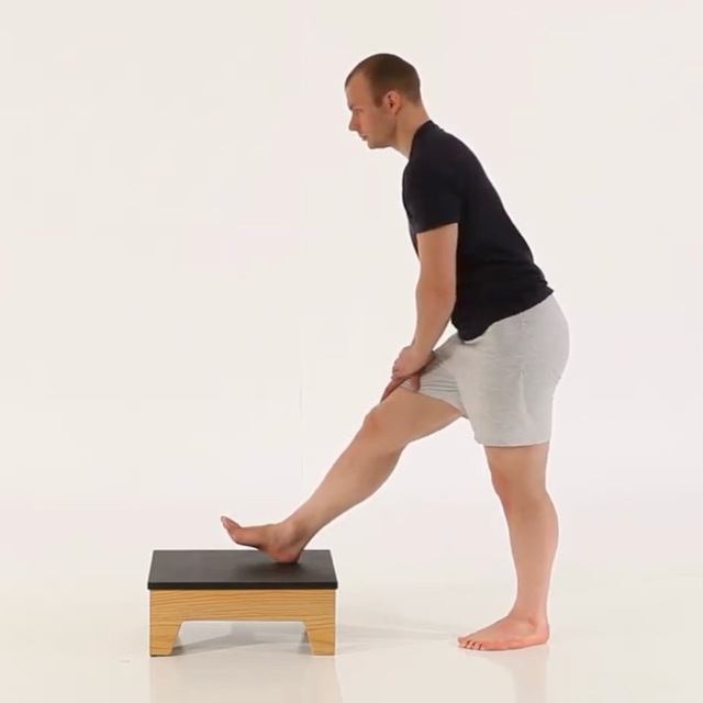 How to do: Stretch 2M (R) - Step 2